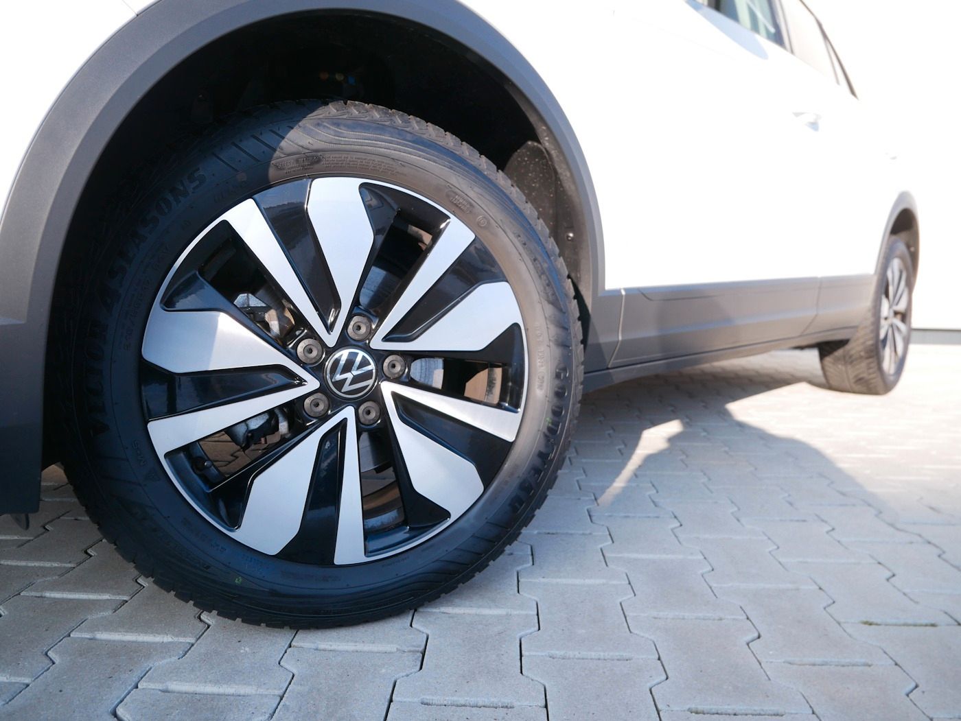 Fahrzeugabbildung Volkswagen T-Roc 1.0 TSI GOAL NEU35T ACC LED SHZ Allwetter