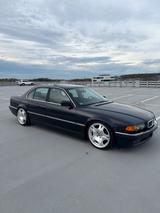 BMW E38 728i Facelift - BMW 728: 728i E38