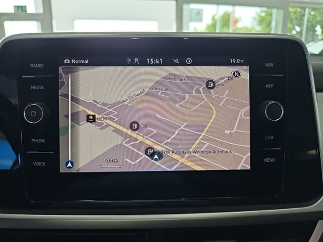 Fahrzeugabbildung Volkswagen T-Roc 1.5 TSI DSG Move AHK NAVI RFK SHZ