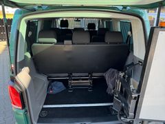 Fahrzeugabbildung Volkswagen T6.1 Caravelle Comfort DSG Rollstuhllift 8.Sitze