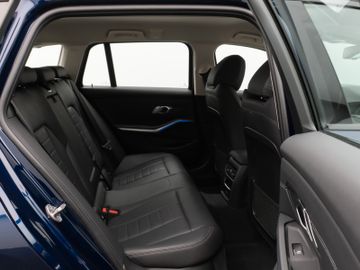 Fahrzeugabbildung BMW 320d xD Sport Line Kamera Laser HiFi AHK Komfort