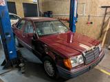 Mercedes-Benz Mercedes Benz W124 200E - Mercedes-Benz 200: W124 200e