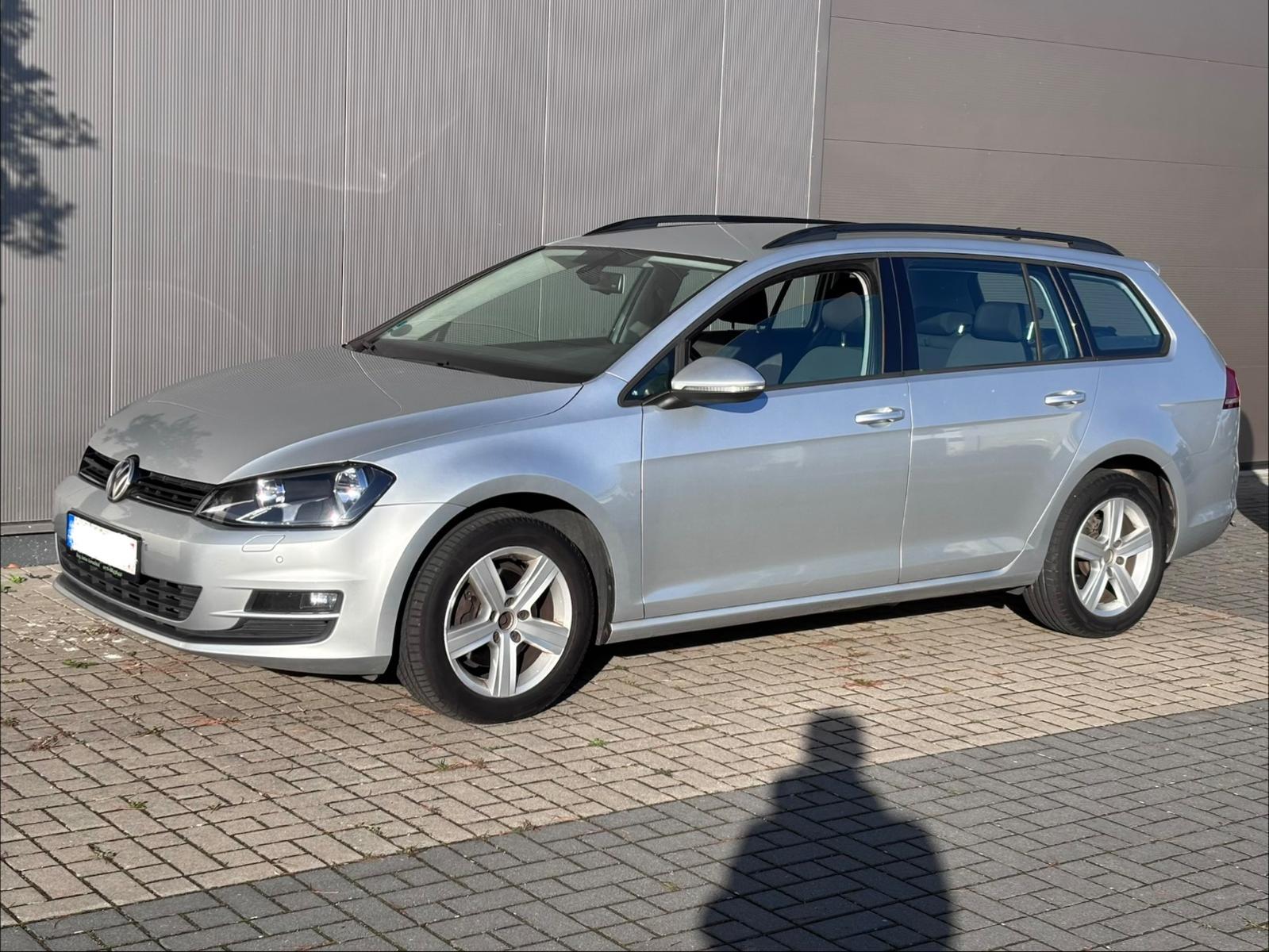 Volkswagen Golf 2014 — engine 1.598 cm³, 105 HP (77kW)