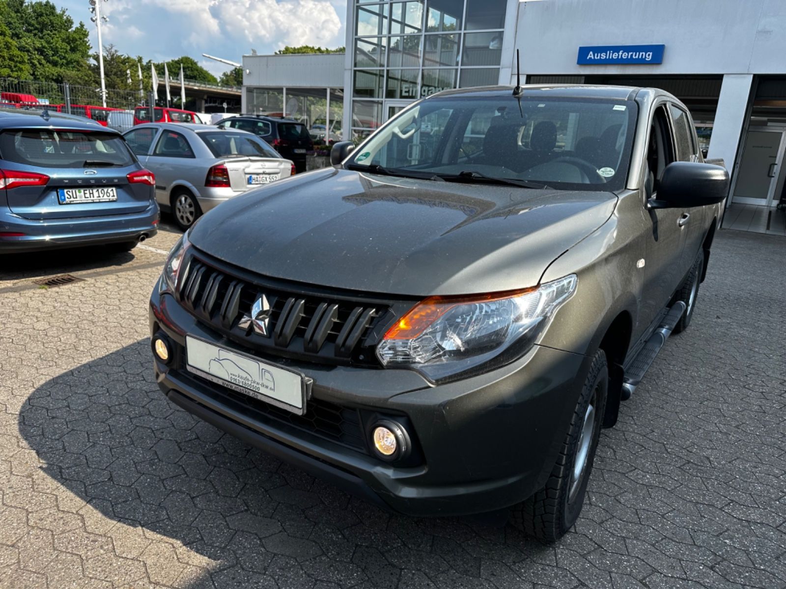 Fahrzeugabbildung Mitsubishi L 200  Doppelkabine 4WD KLIMA