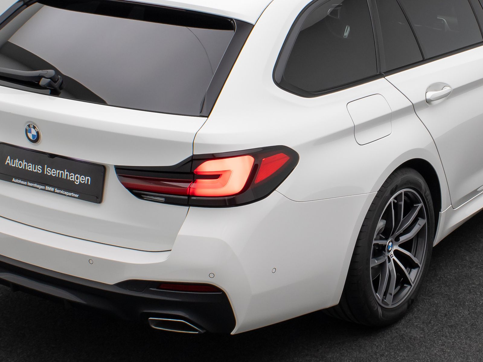 Fahrzeugabbildung BMW 530i M Sport Kamera HUD DAB Alarm HiFi 4xKlima