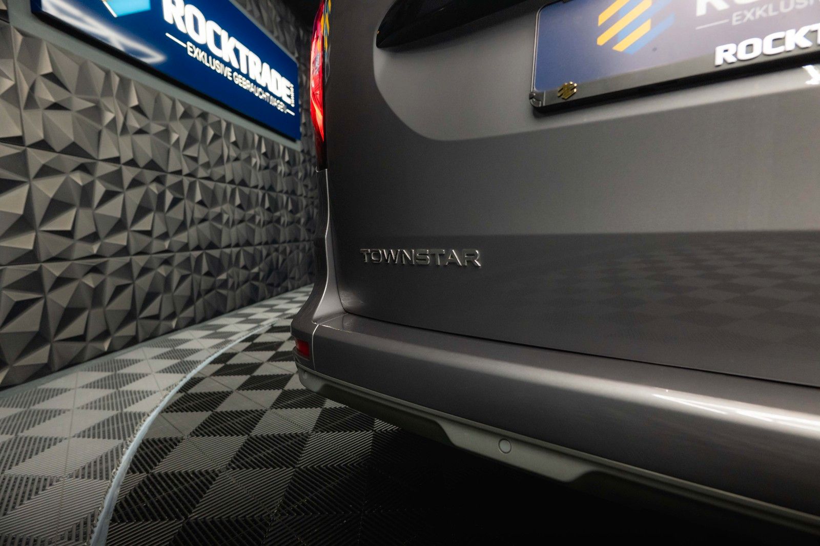 Fahrzeugabbildung Nissan Townstar Kombi L2 Tekna 7 Sitze *LED*Kamera*Navi