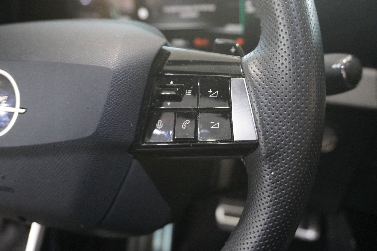 Fahrzeugabbildung Opel Astra L ST 1.5D GS LINE NAVI/LED/360°/SH/DAB/AHK