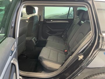 Volkswagen Passat Variant - 11