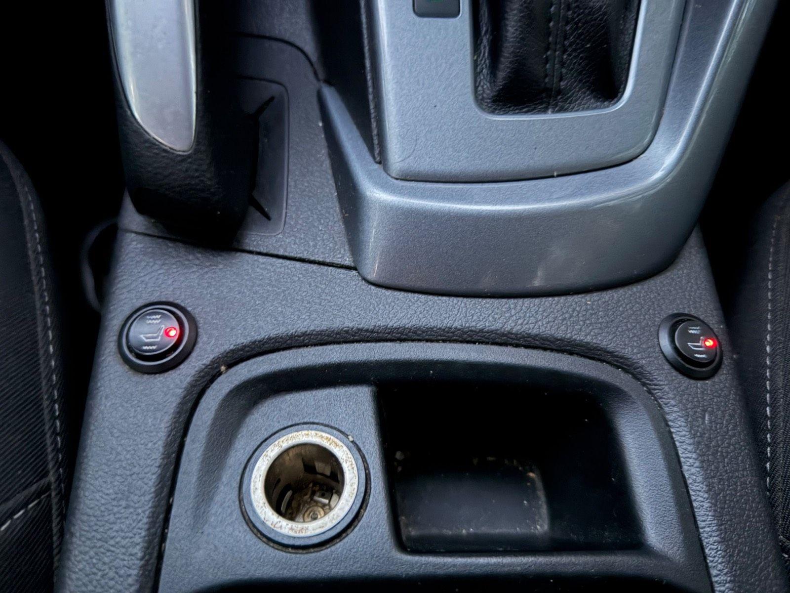 Ford Focus 2012 — photo 15