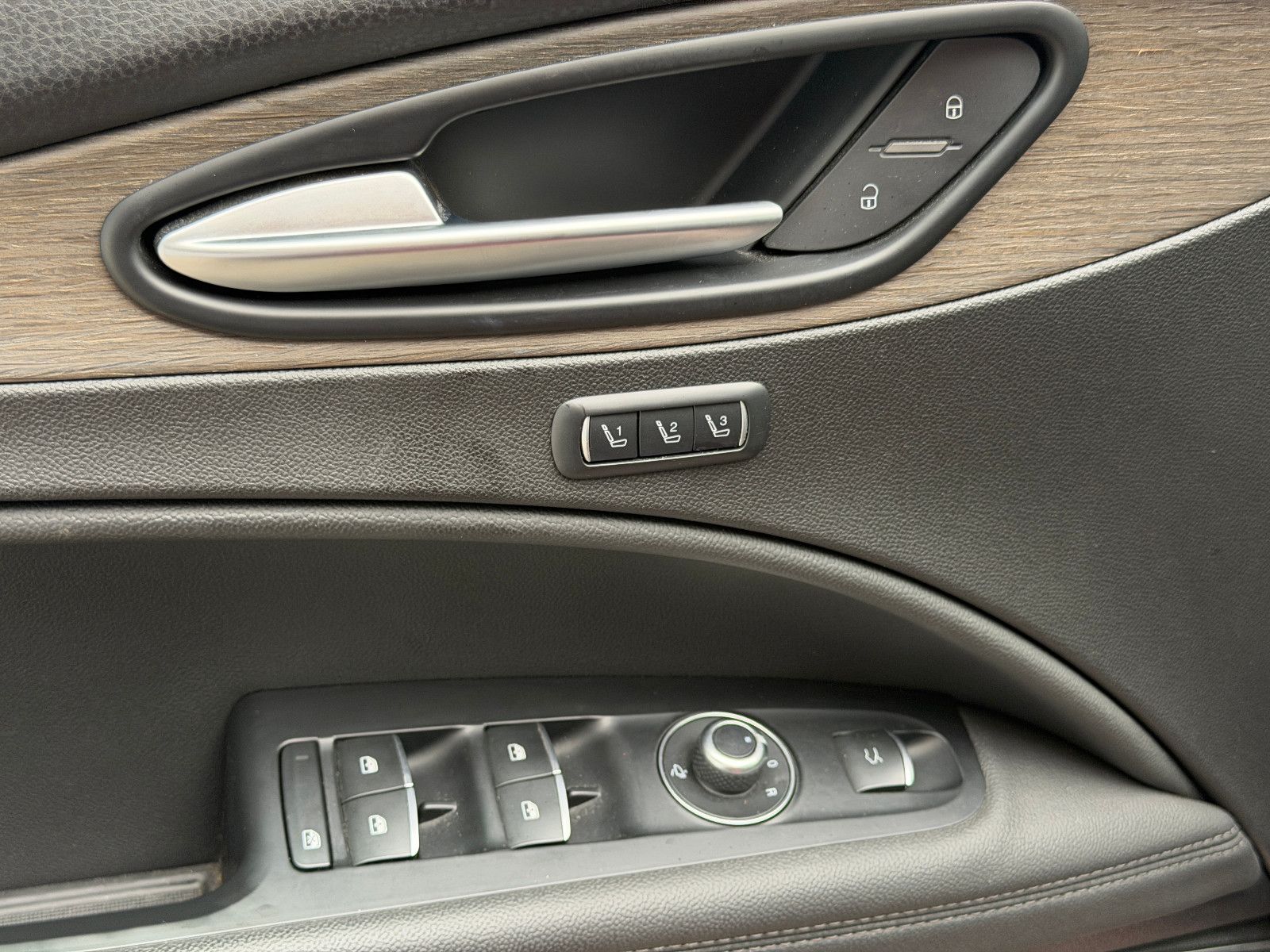Fahrzeugabbildung Alfa Romeo Stelvio Ti Q4/MEMORY/ACC/NAVI/KAMERA/SHZ/KLIMA