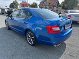 Skoda Octavia Lim 2.0 TDI RS-ACC-Navi-CANTON-Bi-Xenon - Skoda Octavia mit Diesel-Antrieb: Limousine, RS