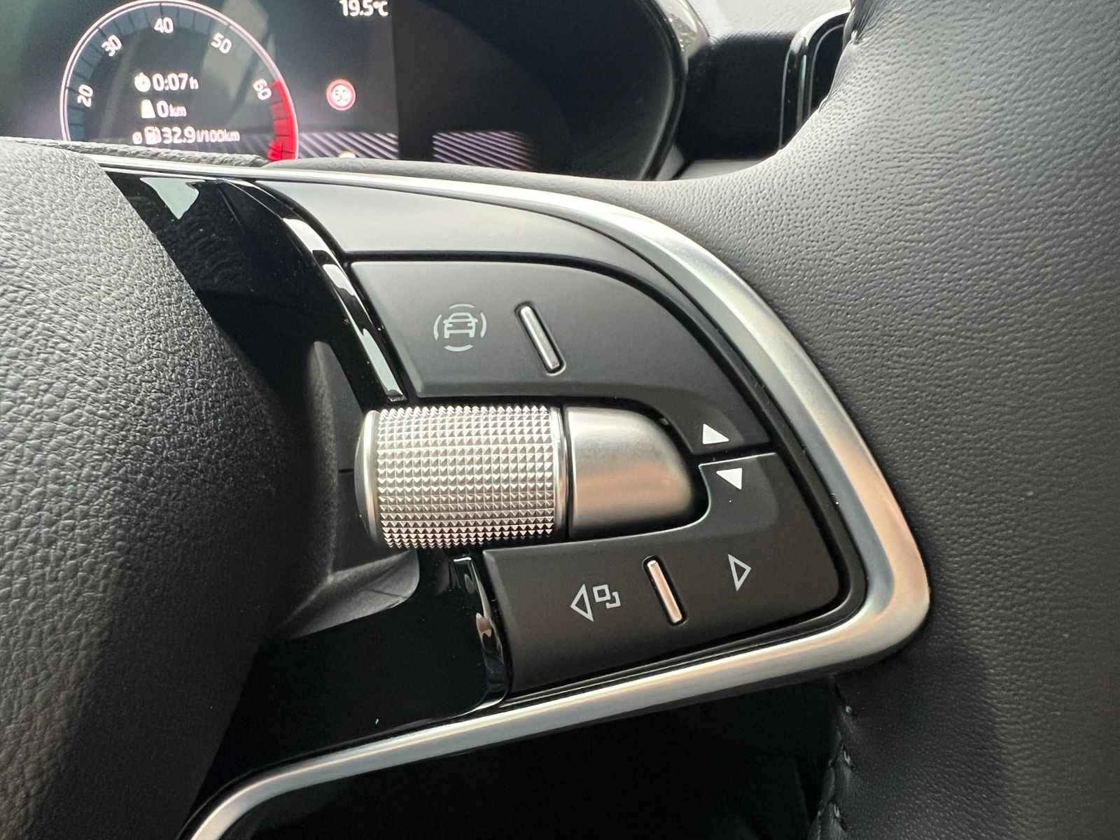 Fahrzeugabbildung SKODA Fabia IV Selection 1.0 MPI *LED, Climatronic, Si