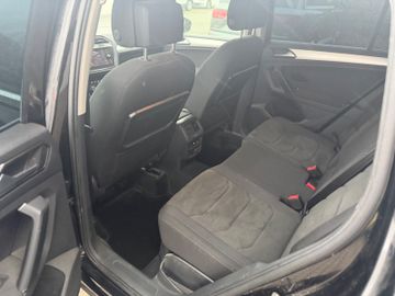 Volkswagen Tiguan - 11