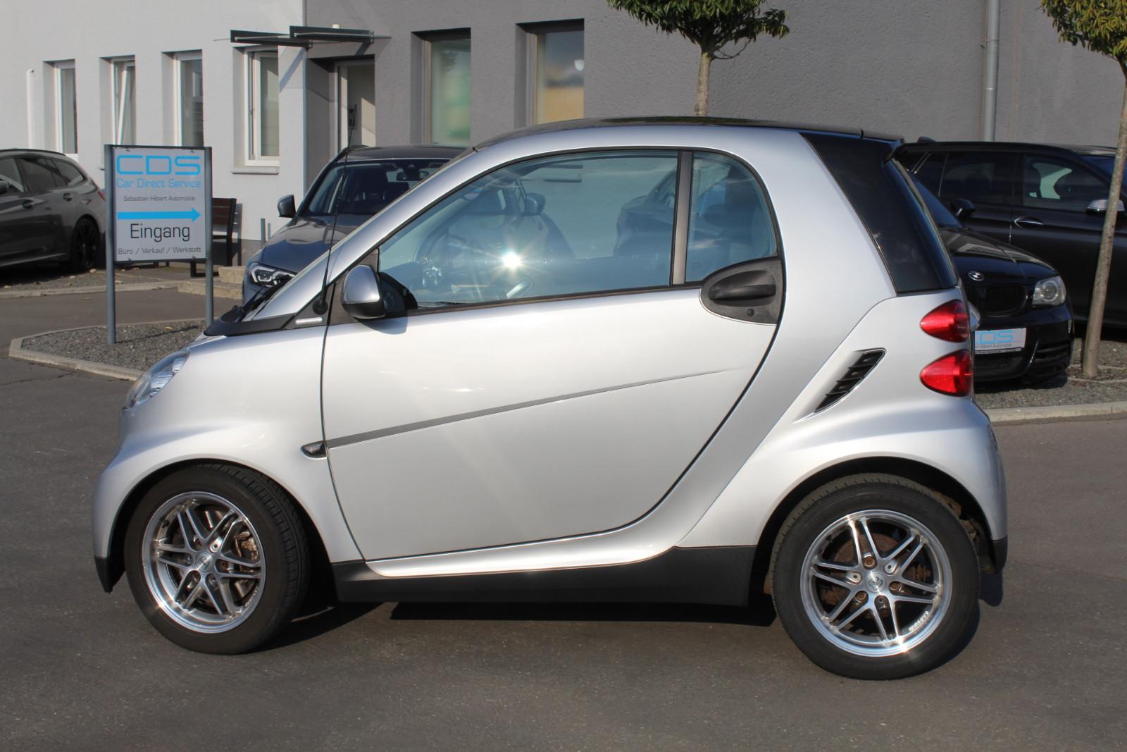 Smart ForTwo 52 KW Automatik +TÜV NEU !!!+Klimaauto.+