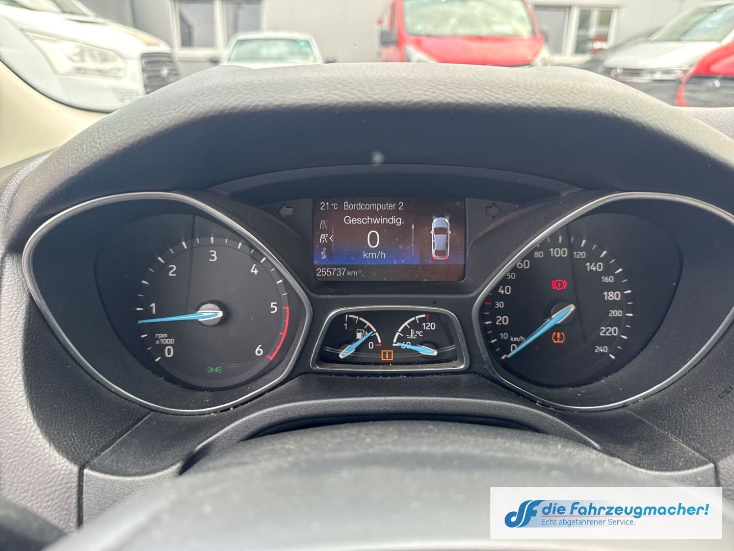 Fahrzeugabbildung Ford Focus Business Navi SHZ LenkradHZG *1502 *EXPORT
