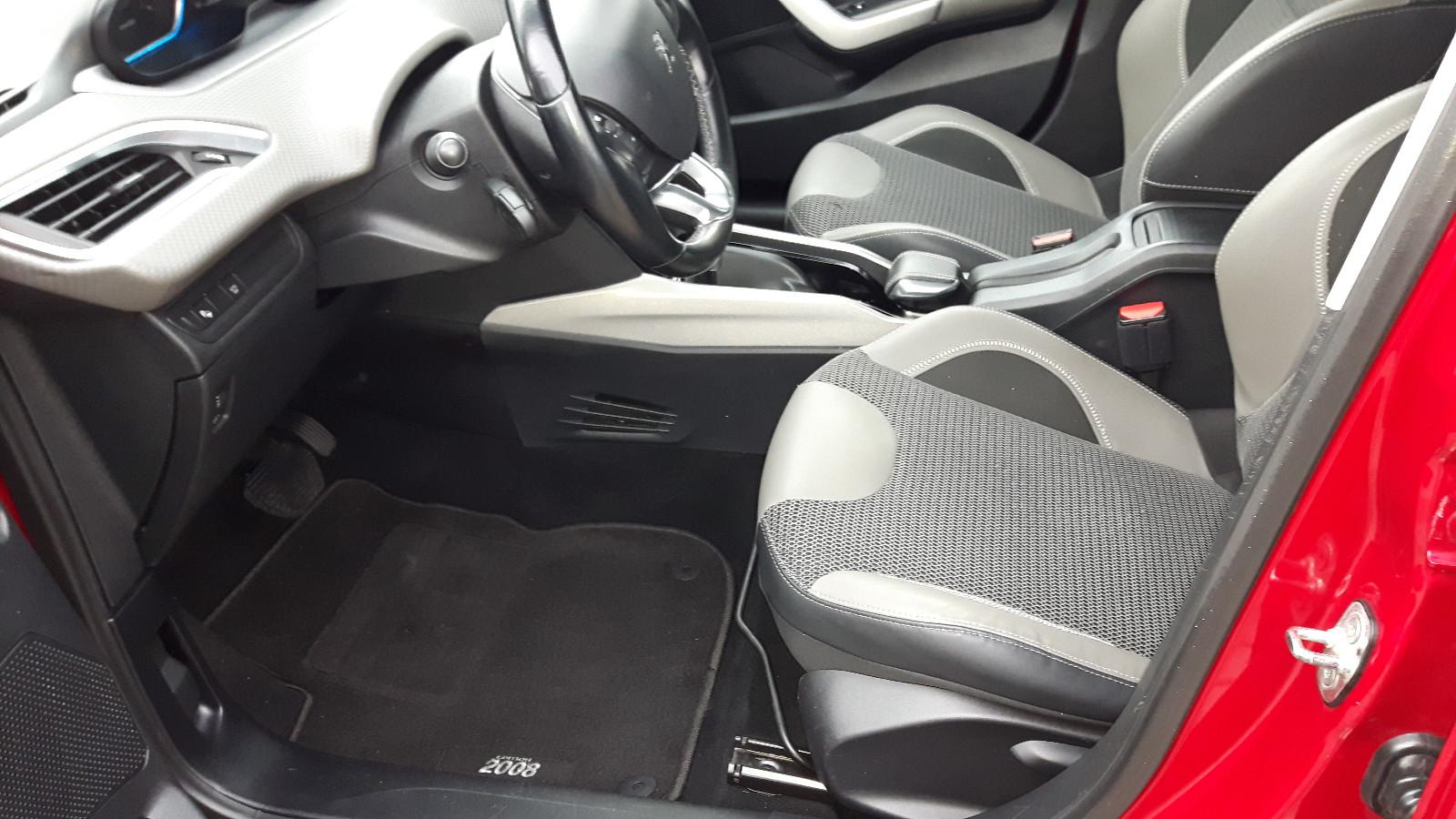 Peugeot 2008 1,2 PureTech 110  Allure