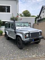 Land Rover Defender 110 TD4 Station Wagon E E - Land Rover Defender in Bonn