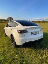 Tesla Model Y Longe Range Dual Motor AWD 20" AHK Enhan - weiße Tesla Model Y