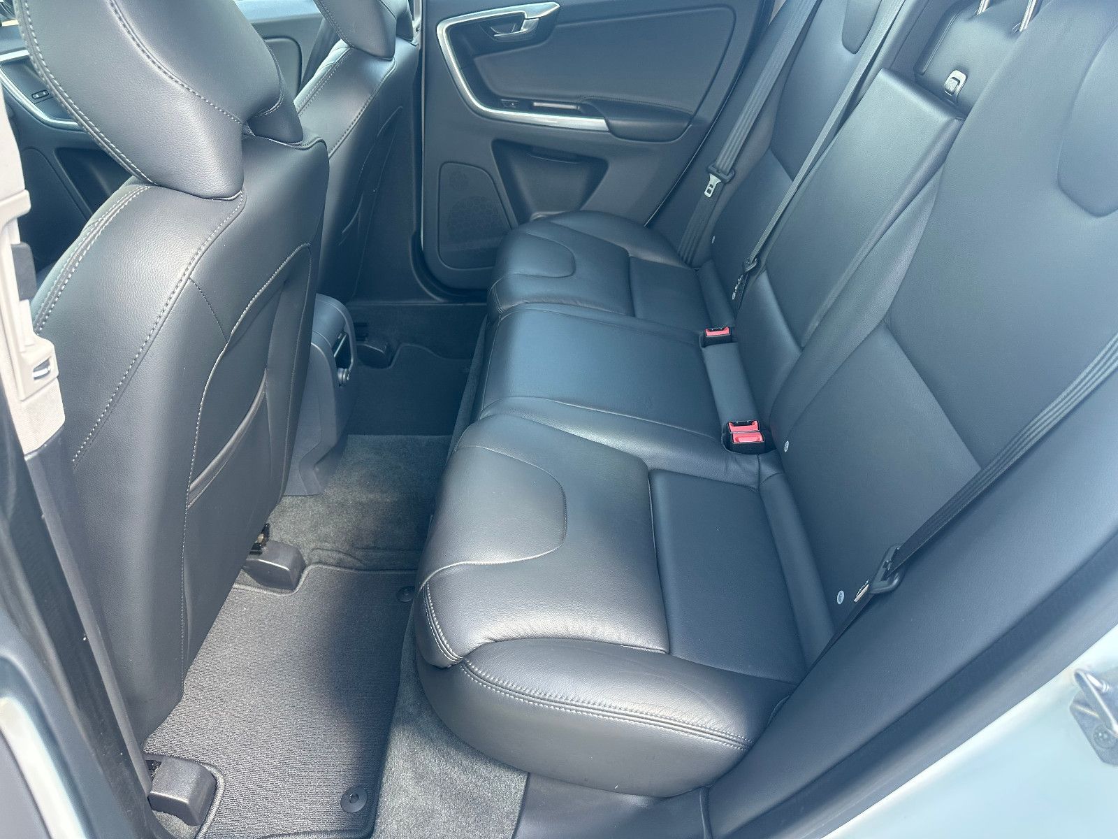 Fahrzeugabbildung Volvo XC60 SUMMUM D4*MODELL 2017+PANORAMA*