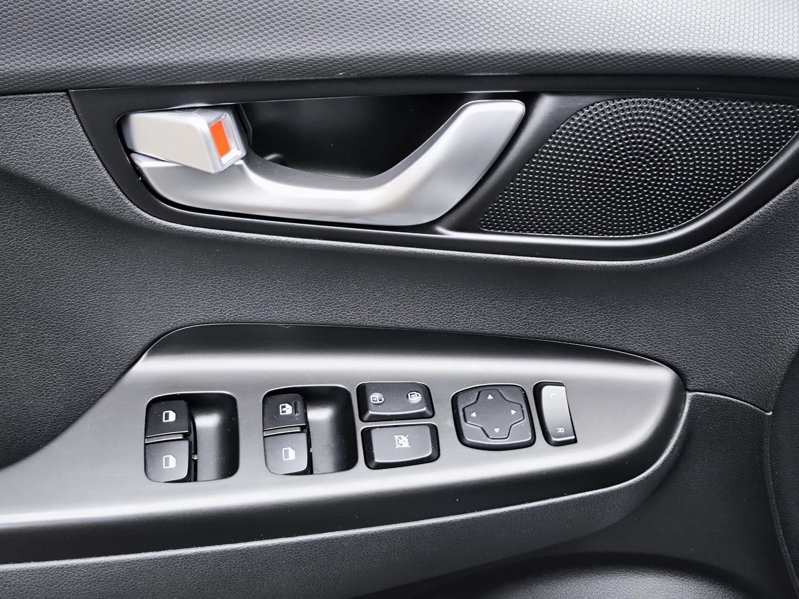 Fahrzeugabbildung Hyundai Kona Elektro Select SHZ+LHZ+KAMERA+ACC+DAB+
