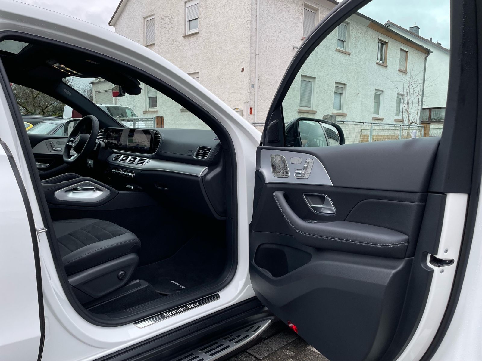 Fahrzeugabbildung Mercedes-Benz GLE 350 de Coupé Facelift |AMG|HUD|360°|22"|AHK