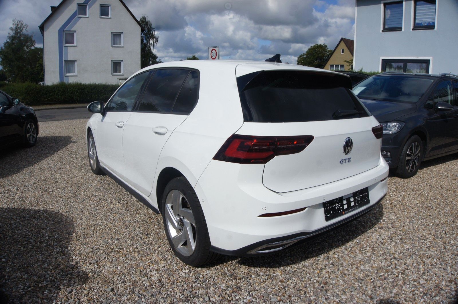 Fahrzeugabbildung Volkswagen Golf VIII Lim. GTE eHybrid   LED, Alu, Navi,