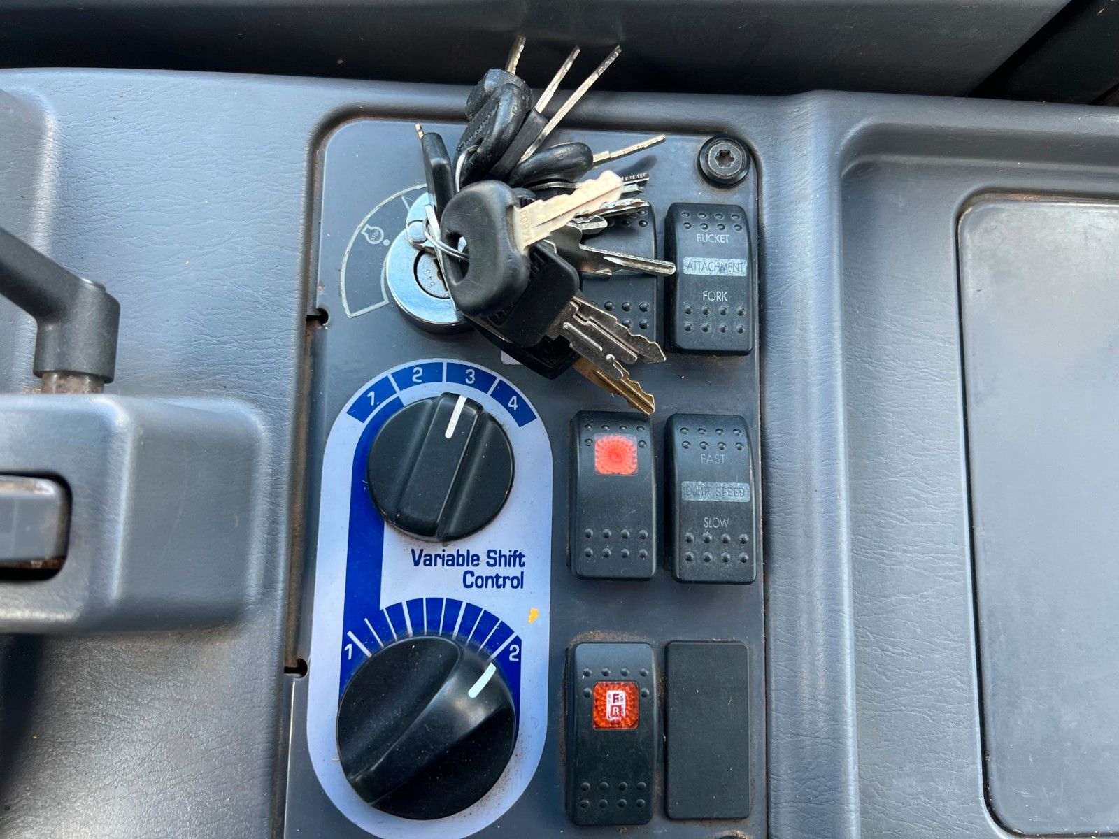 Fahrzeugabbildung Komatsu WA 250 PT - 5H / 12.390h /