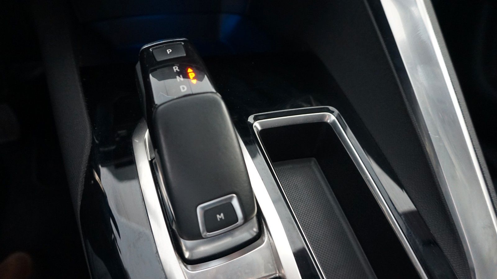 Fahrzeugabbildung Peugeot 5008 Active Business 7 Sitzer Scheckheftgepflegt