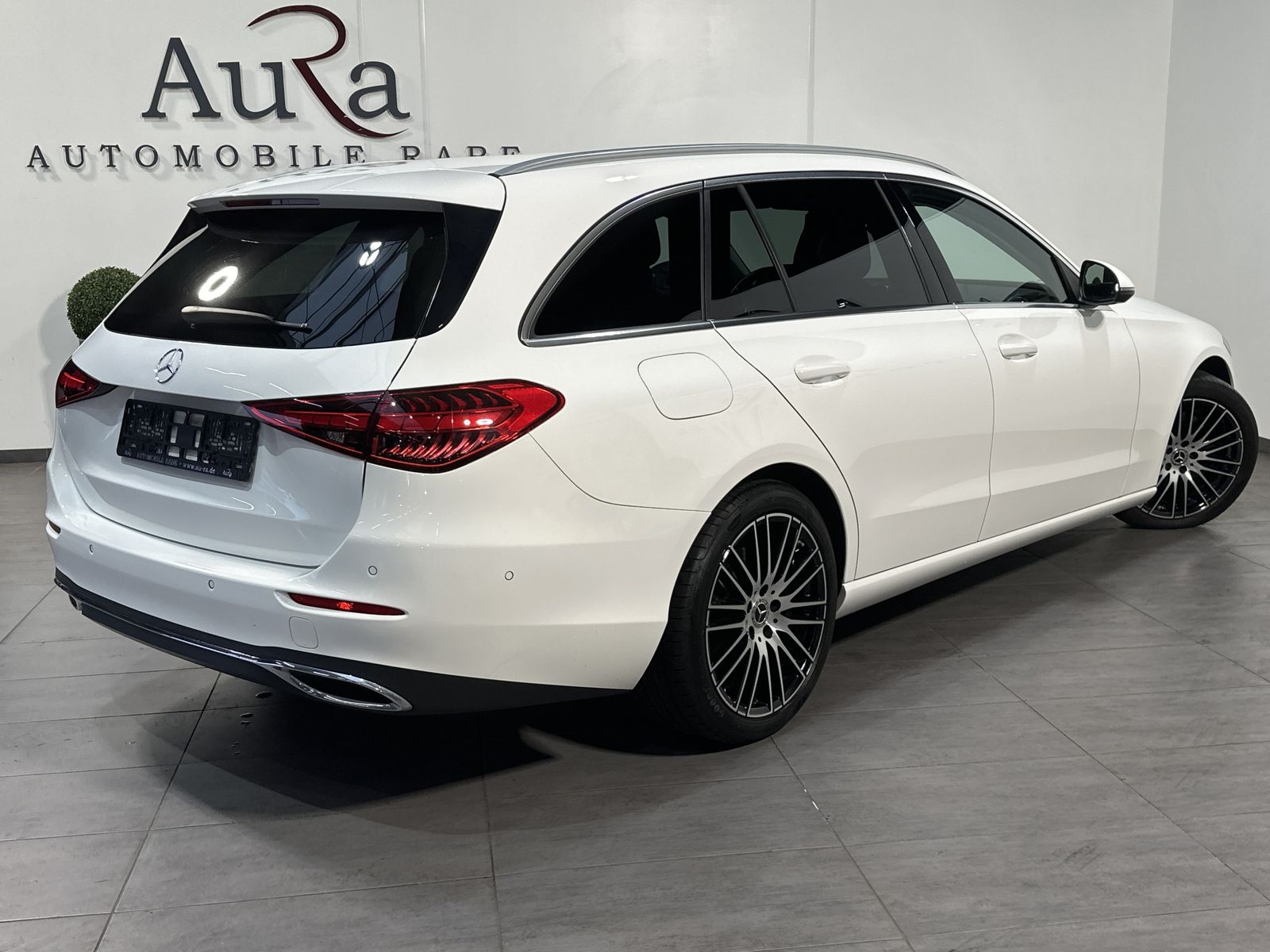 Fahrzeugabbildung Mercedes-Benz C 300d T Avantgarde NAV+LED+DISTRONIC+HUD+KAMERA