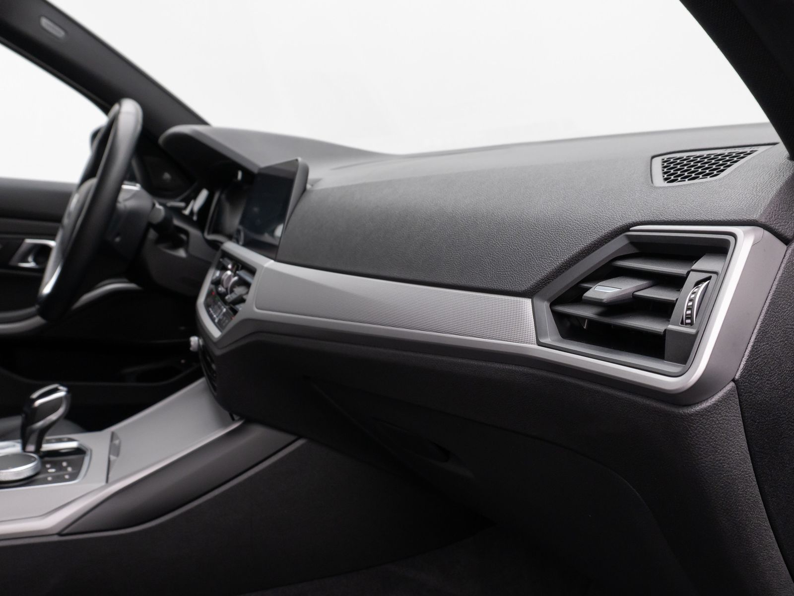 Fahrzeugabbildung BMW 330e Laser 360°HUD DAB H/K Lenkrhzg ACC Komfort