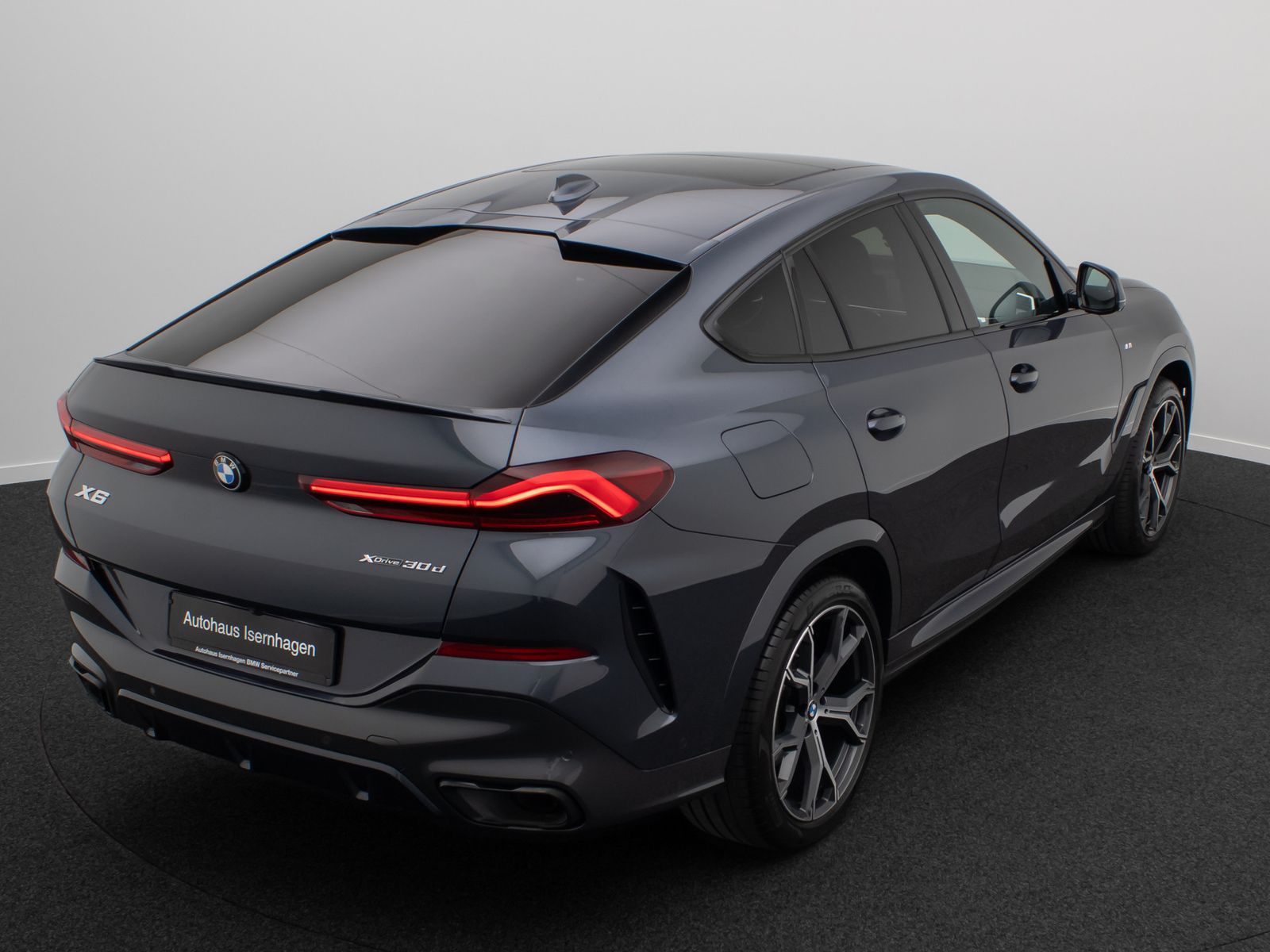 Fahrzeugabbildung BMW X6 xD30d M Sport 360&deg; HUD DAB SkyLounge H/K 21"