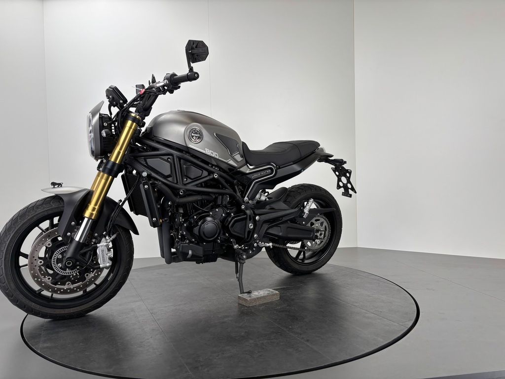 Fahrzeugabbildung Benelli LEONCINO 800 *TOP-ZUSTAND *REIFEN NEU