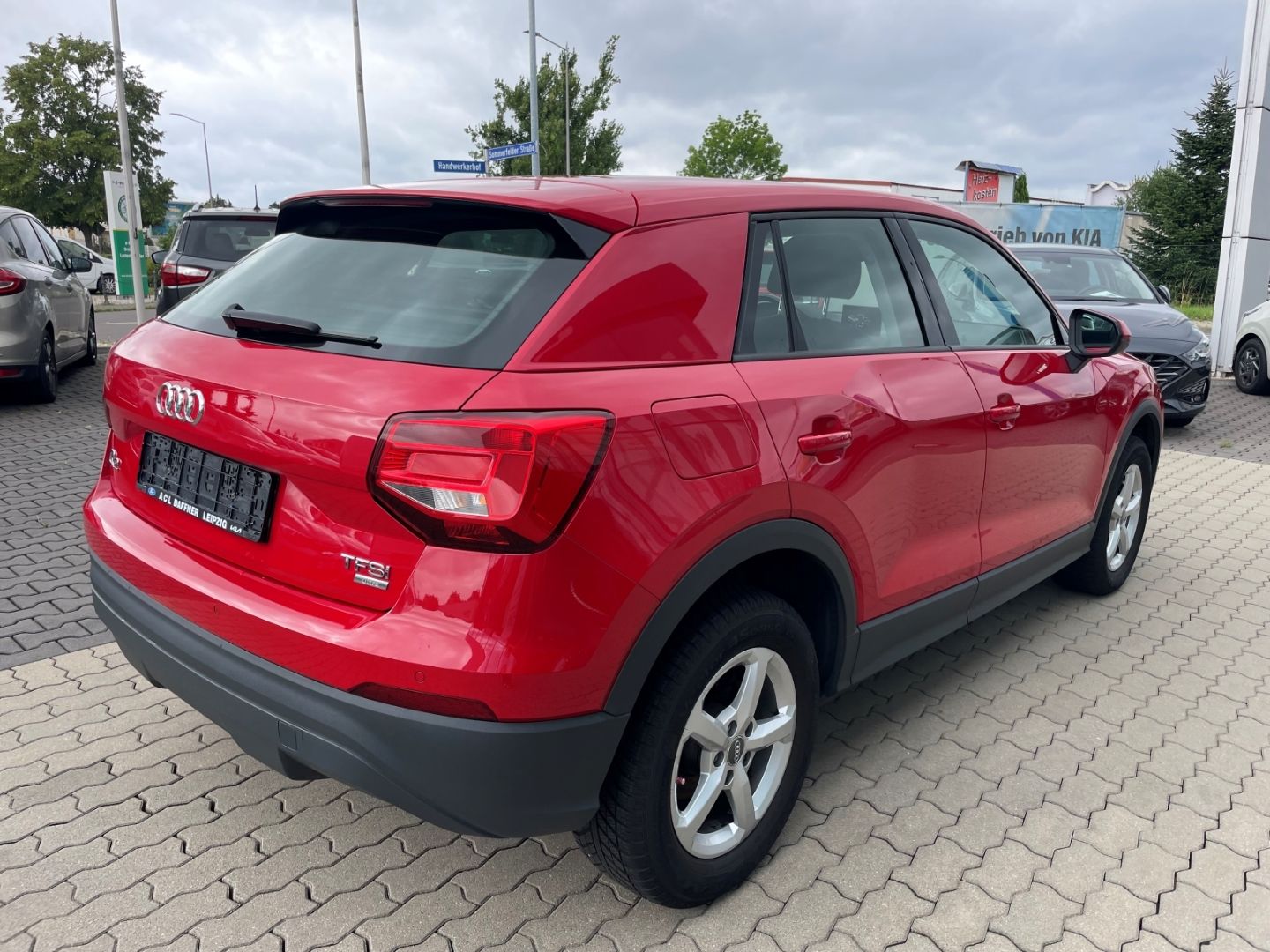 Fahrzeugabbildung Audi Q2 basis ultra Klima Müdigkeitswarner SHZ PDC