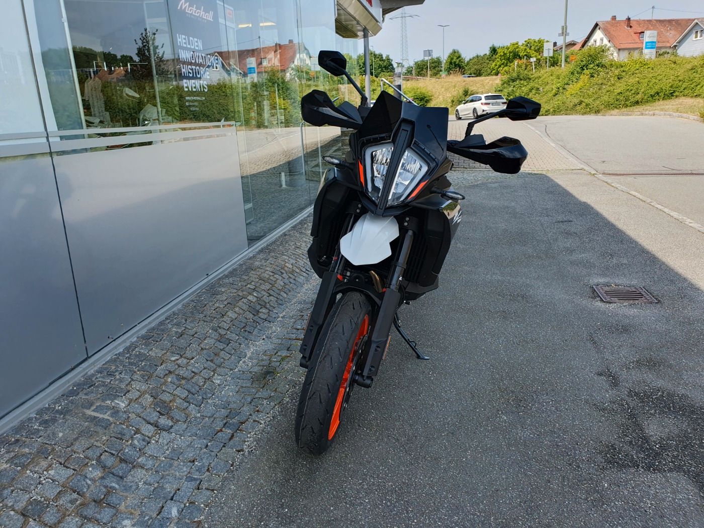 Fahrzeugabbildung KTM 890 SMT Modell 2023