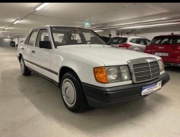 Mercedes-Benz 200