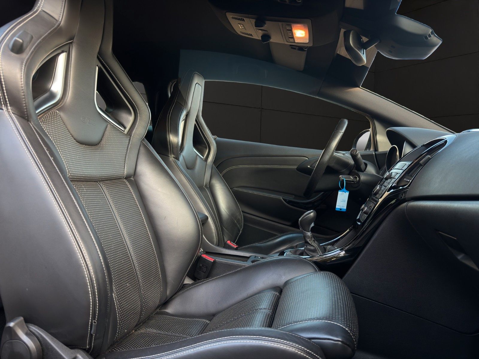 Fahrzeugabbildung Opel Astra J GTC *Infinity*Leder*OPC*Bi-Xen*Bhz.Lenk