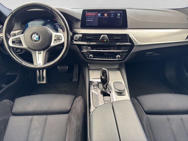 Fahrzeugabbildung BMW 520d M Sport+M Fahrwerk+Adaptive LED+CAM+HUD+DAB