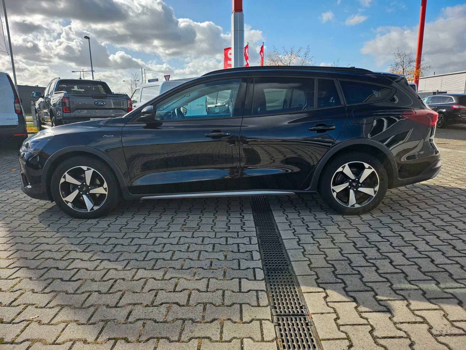 Fahrzeugabbildung Ford Focus Turnier Active X