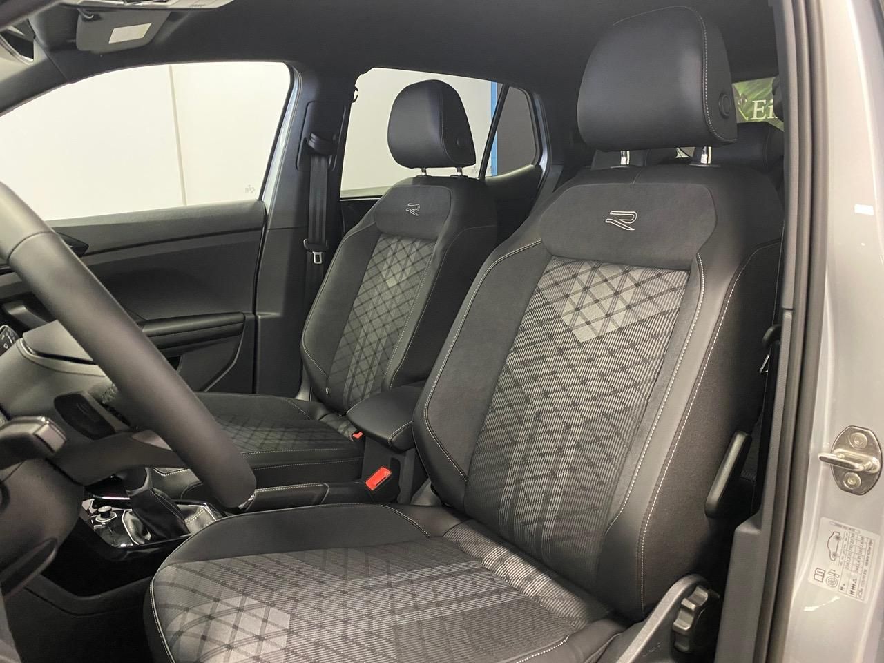 Fahrzeugabbildung Volkswagen T-Cross 1.5 TSI DSG BLACK STYLE R-Line+AHK+ACC++
