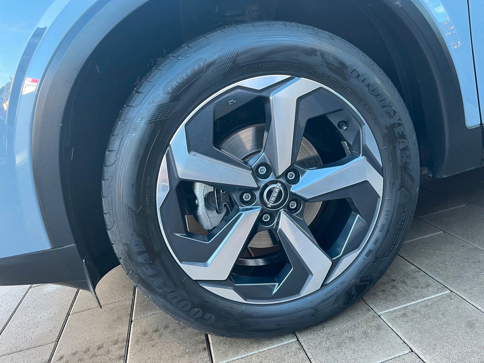 Fahrzeugabbildung Nissan Qashqai 1.3 N-Connecta*Winter-Paket*