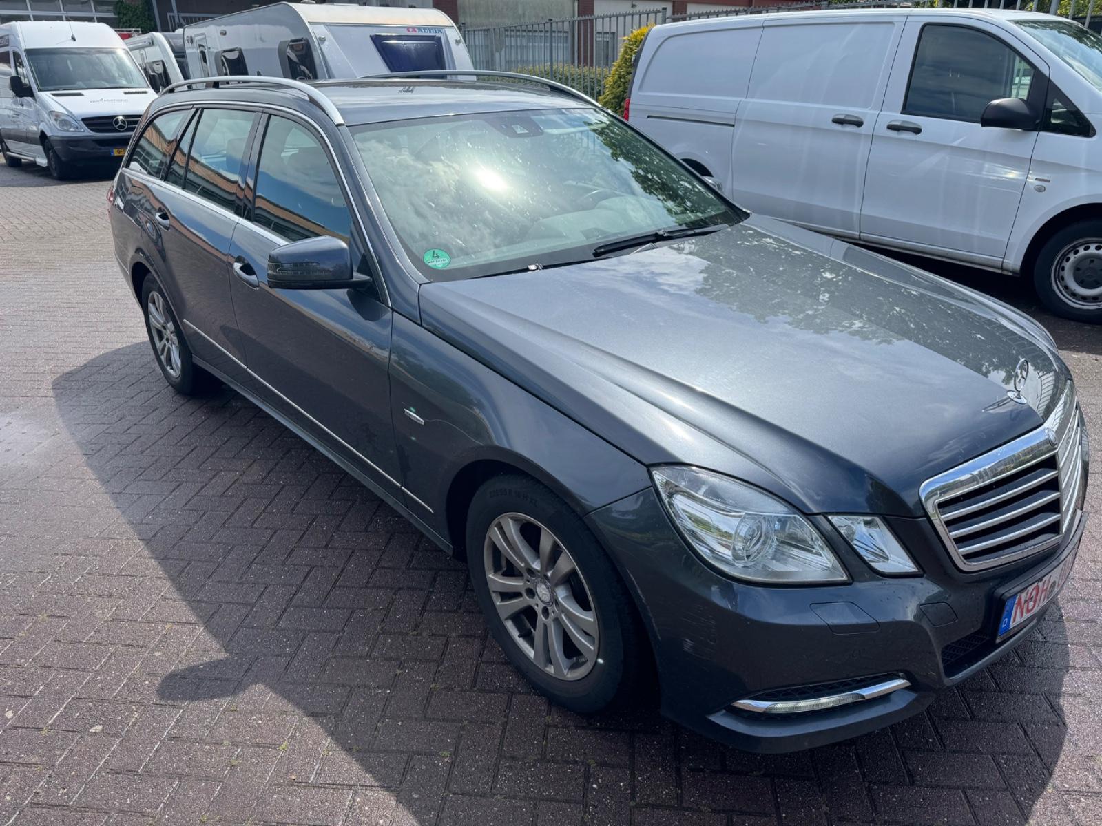Mercedes-Benz E 220 Avantgarde  BlueEfficiency