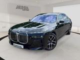 BMW 740d xDrive M Sport Massagesitze Pano Sthzg. - BMW 7er Reihe in Duisburg