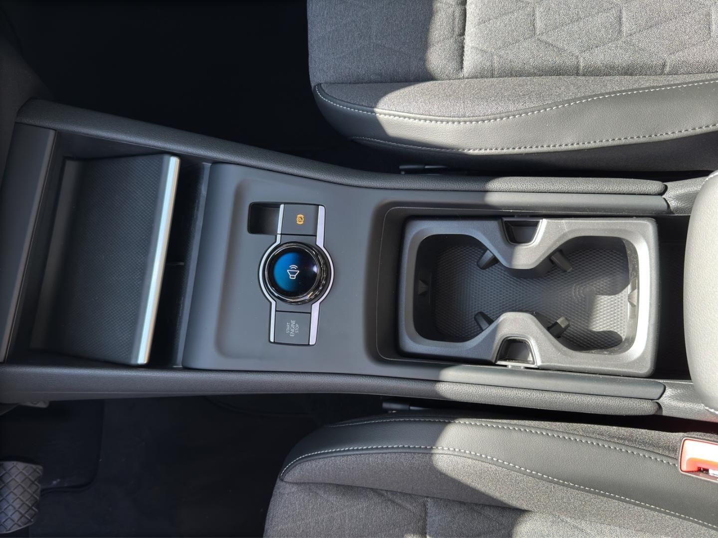 Fahrzeugabbildung Volkswagen Tiguan 1.5 eTSI W Life AHK,HUD,Kamera,LED,Matrix