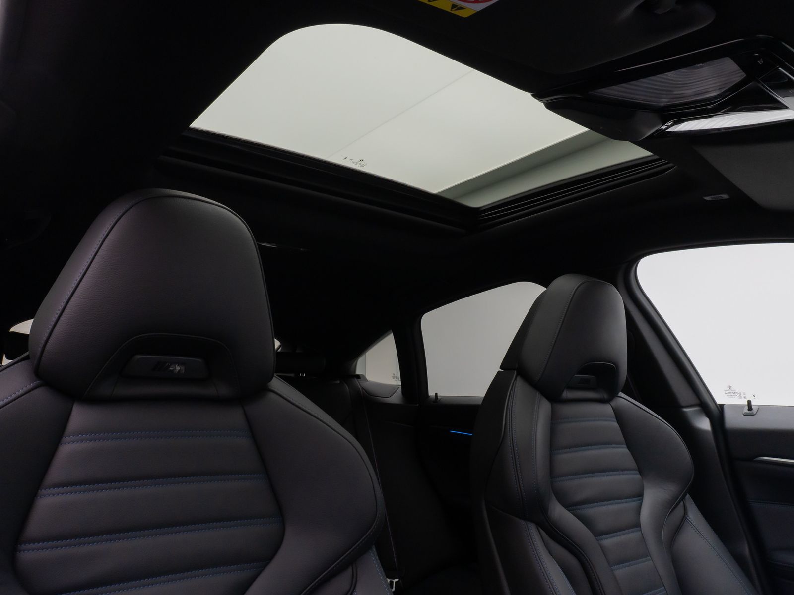 Fahrzeugabbildung BMW M440i Gran Coupé Kamera Glasdach HUD DAB H/K 19"