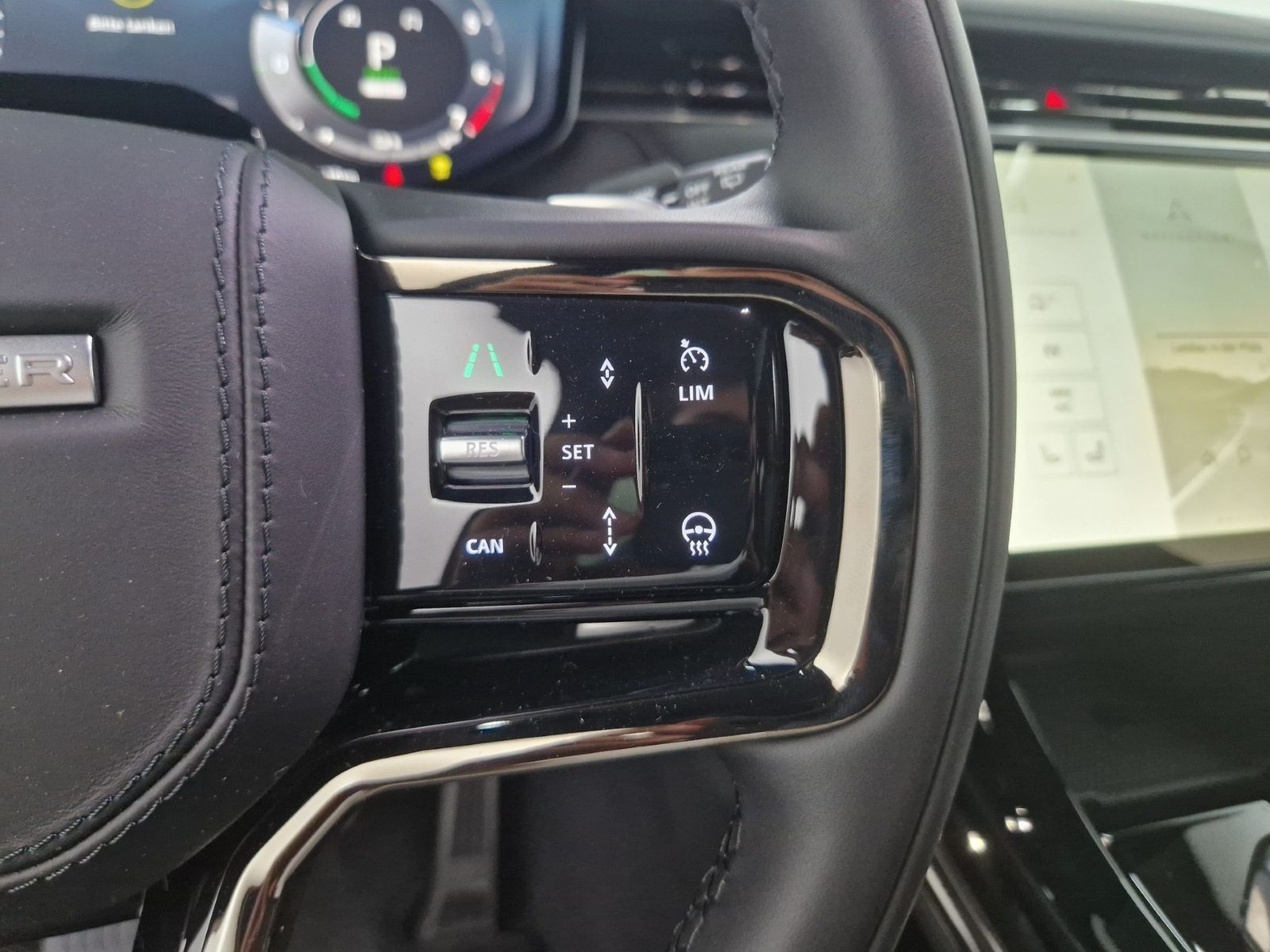 LAND ROVER Range Rover Sport P460e Dynamic HSE Komfort AHK – Bild 34