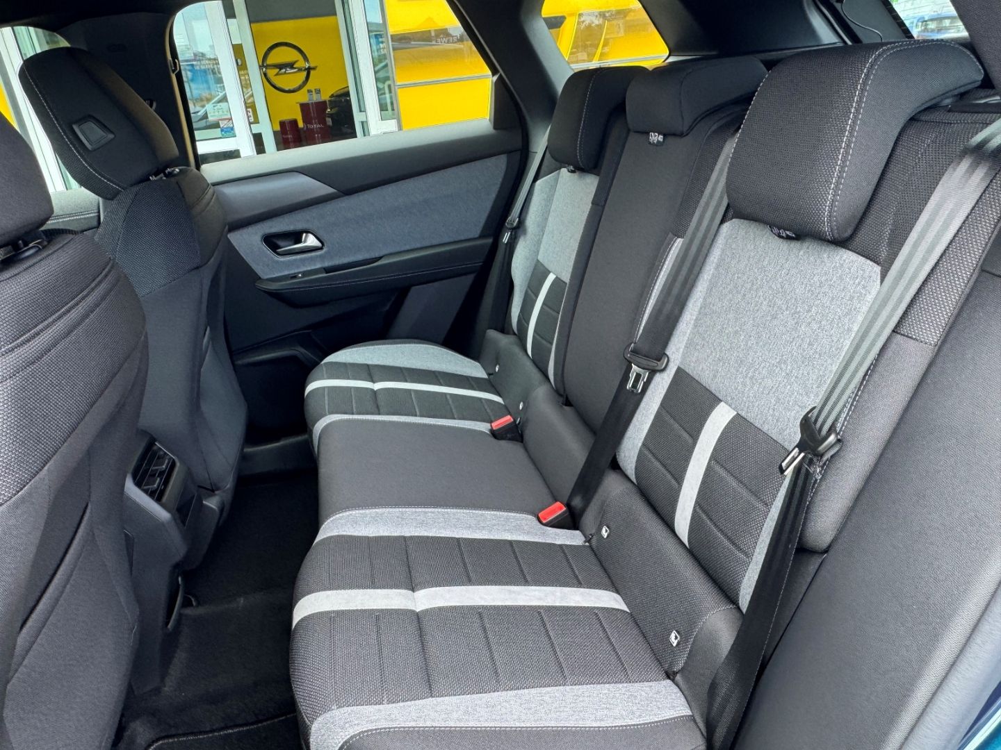 Fahrzeugabbildung Opel Grandland 1.2 Edition SHZ+LHZ+Kamera+Allwetter