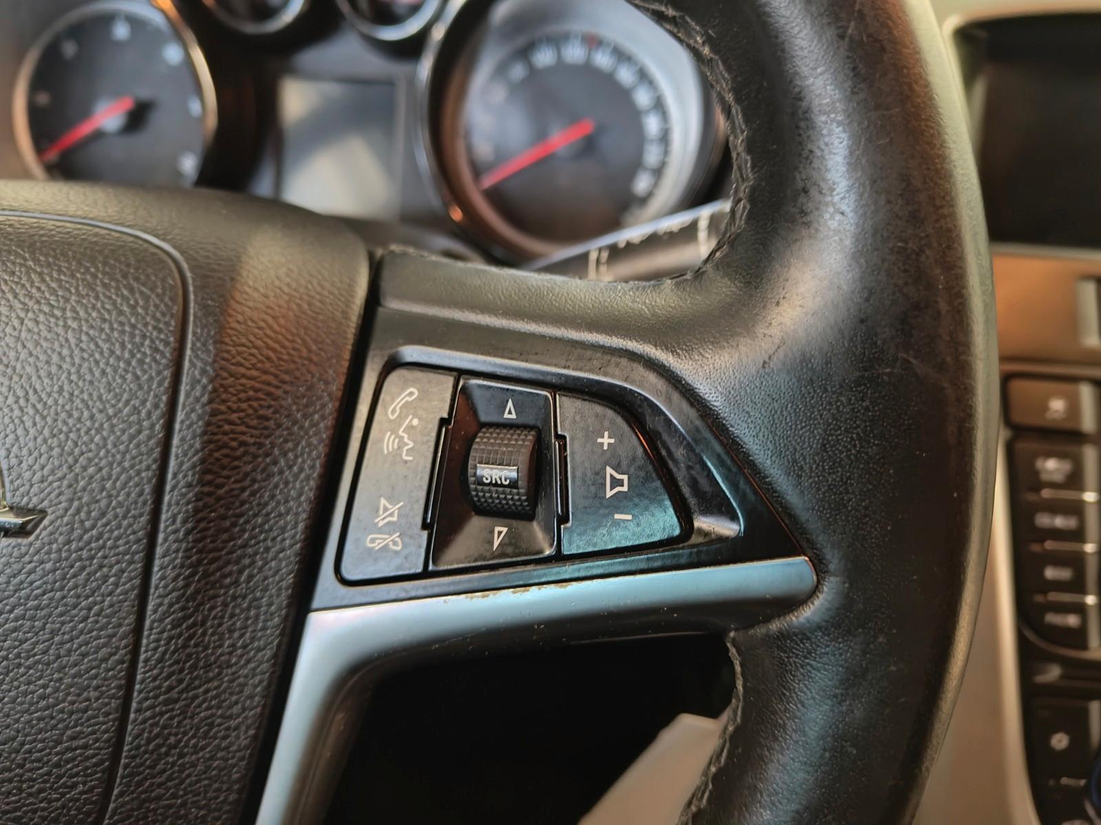 Opel Astra 2011 — photo 17