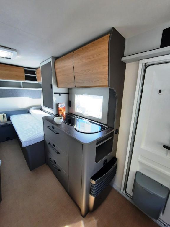 Fahrzeugabbildung Bürstner B66 490 TL Verfüg./Sparen Sie 3.630,- €