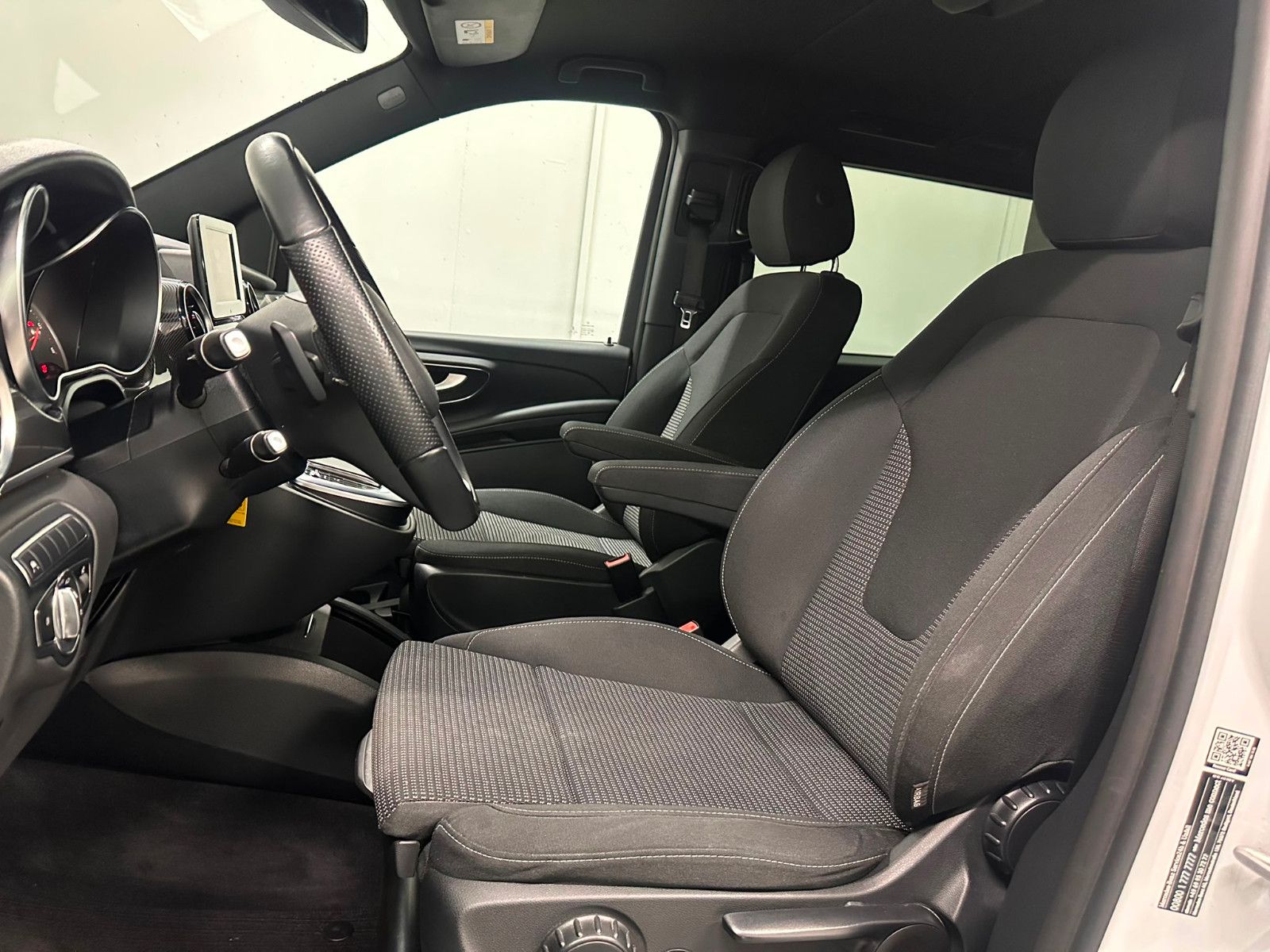 Fahrzeugabbildung Mercedes-Benz V 220 d Aut. EDITION kompakt*6-Sitz*DISTRO*SDH*