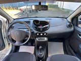 Renault Twingo Dynamique 1.2 *Temp*Klima*Bluetooth - Renault Twingo mit Benzin-Antrieb: Kleinwagen, Automatik